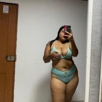 Nina_bigtits_latina's Offline Chat Room