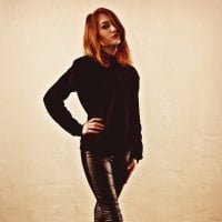 AdrianaFox's Offline Chat Room