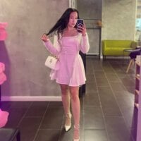 LeilaLow webcam model