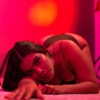 Sara-Evans webcam model