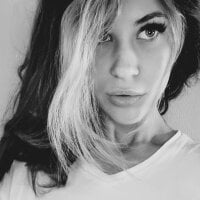 BeeGabriellaa model avatar