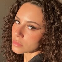 JhenneRouge webcam model