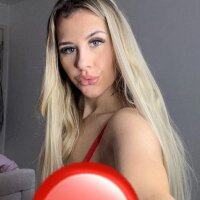 LucyTaylorzLive Webcam