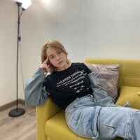 EunPrinzi webcam model