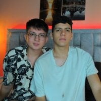Leo_and_tonyLive Webcam