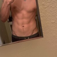 tonythelatinoitalian's Offline Chat Room