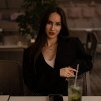 Chloe_Skims