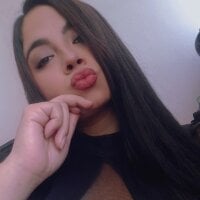 غرفة دردشة Kitana_winss دون اتصال