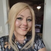 RhaleZoe webcam model