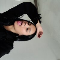 neru19 Adlı Modelin Çevrimdışı Sohbet Odası