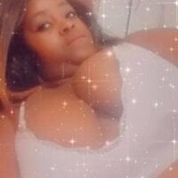 boobsbae18's Offline Chat Room