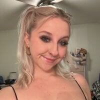 c0ttonc3ndy's Profile Pic