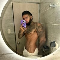 GAVIN_STEELE01