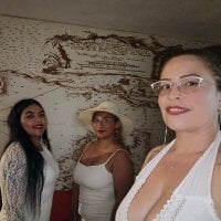 lesb_milf webcam model