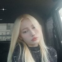 AfraCurvin model avatar