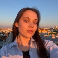 PhilomenaHilby model avatar