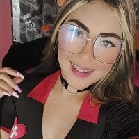 Sarah_Scott69's Offline Chat Room
