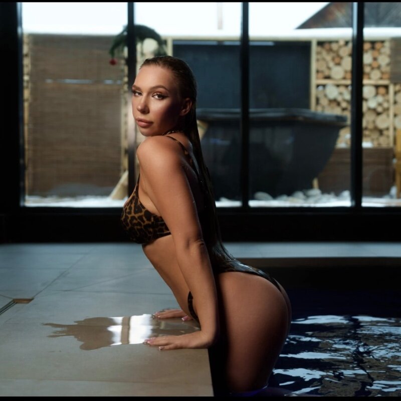 AlysonHuxley