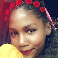 la_chola Adlı Modelin Çevrimdışı Sohbet Odası