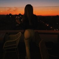 Allie_Trudie Adlı Modelin Çevrimdışı Sohbet Odası