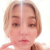 SaraLawsonny fully nude on webcam for live porn video chat