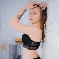 CindyOWhiteX Adlı Modelin Çevrimdışı Sohbet Odası