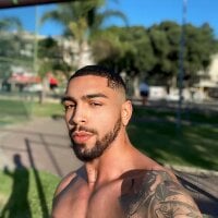 Juniortattoohorny Adlı Modelin Çevrimdışı Sohbet Odası