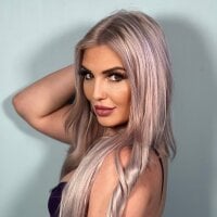 RoxeeCoutureBabestation's Webcam Show