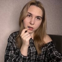 MyraLitterers' Live XXX Chat