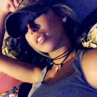 Devina_Devina's Offline Chat Room