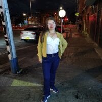 _mona_ceductora's Offline Chat Room