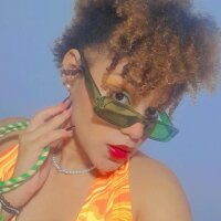 roxan_03's Offline Chat Room