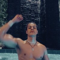 Tarzan3010's Offline Chat Room