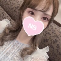 」LiLi_chan_のスカート脱ぎでマンコ期待度MAXなSTRIPCHAT配信！