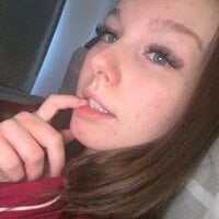 ellarose2828 webcam model