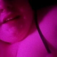 riseveronicarose's Offline Chat Room