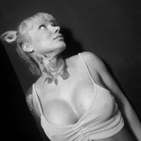 Offline chatovací místnost gyanna34