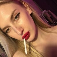 Chloe_Heather's Offline Chat Room