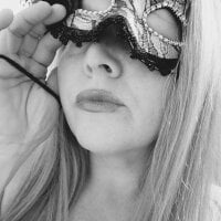 CumwithScarlettandJackのオフラインチャットルーム