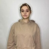 GinaWaIton Adlı Modelin Çevrimdışı Sohbet Odası