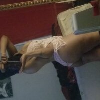 Sexmeupnow23's Offline Chat Room