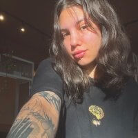 Hannahinfame webcam model