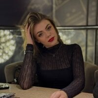 KizzyVlcek webcam model