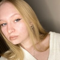 EdwinaWade's Avatar Pic