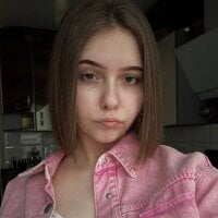 KFCutieMikaLive Webcam