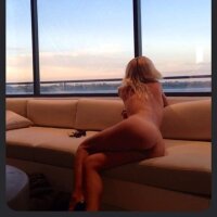 Rarebreeed6's Offline Chat Room