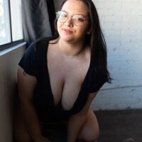 Biggtittyunicorn's Offline Chat Room