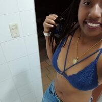 MiahLove3x webcam model