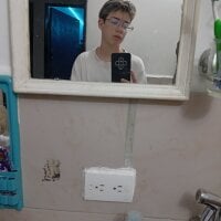CUB4N1TX_xx's Avatar Pic