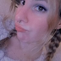 bustysal's Profile Pic